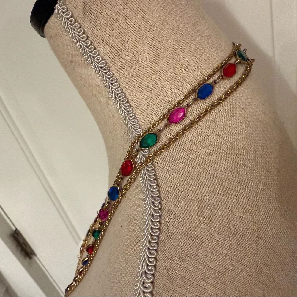 VINTAGE NECKLACE THREE STRAND GOLD TONE 2 ROPE CHAINS CENTER MULTI COLOR GLASS